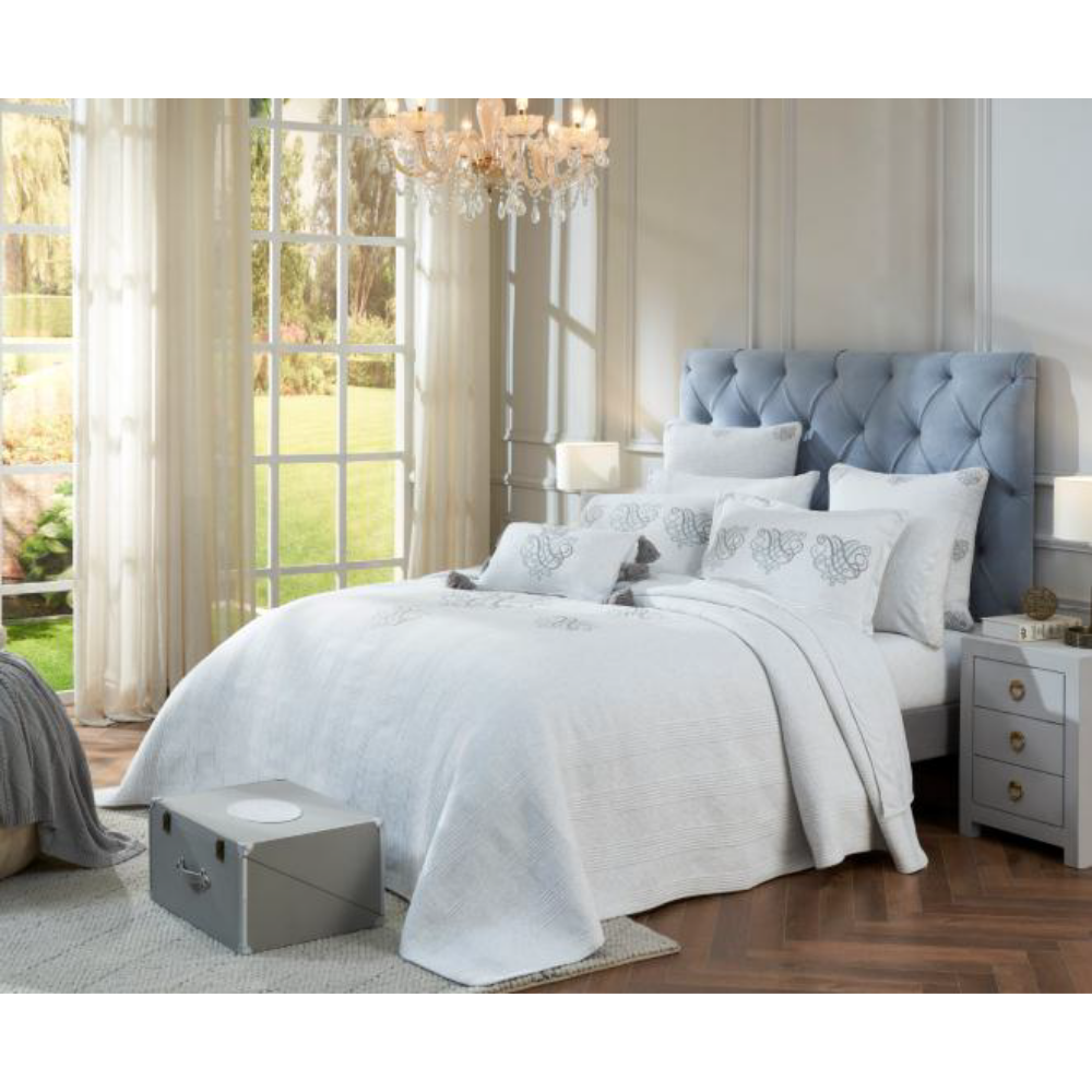 Lydia King Size Bed Cover With 2 Pillow Covers,