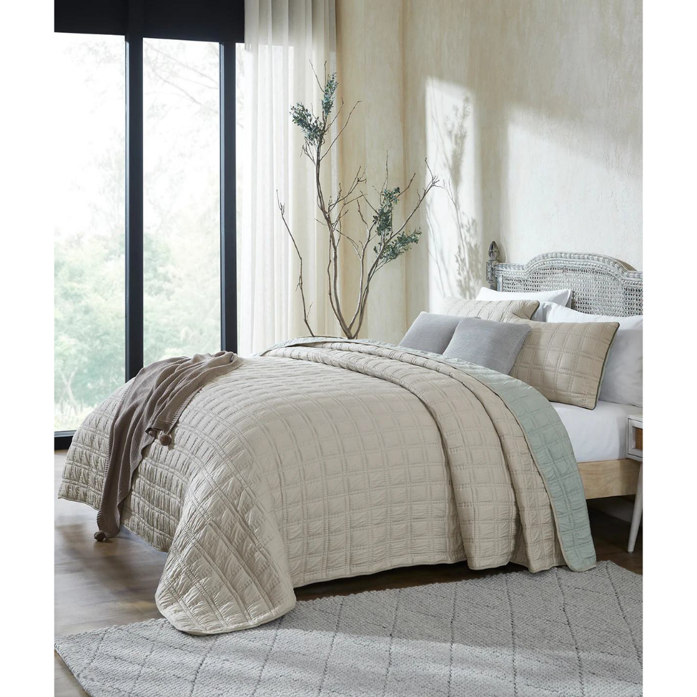 Miraya King Size Bed Cover & 2 Pillow Covers With 2 Cushion Covers in Bag Packaging (Set Of 6)Pale Whisper