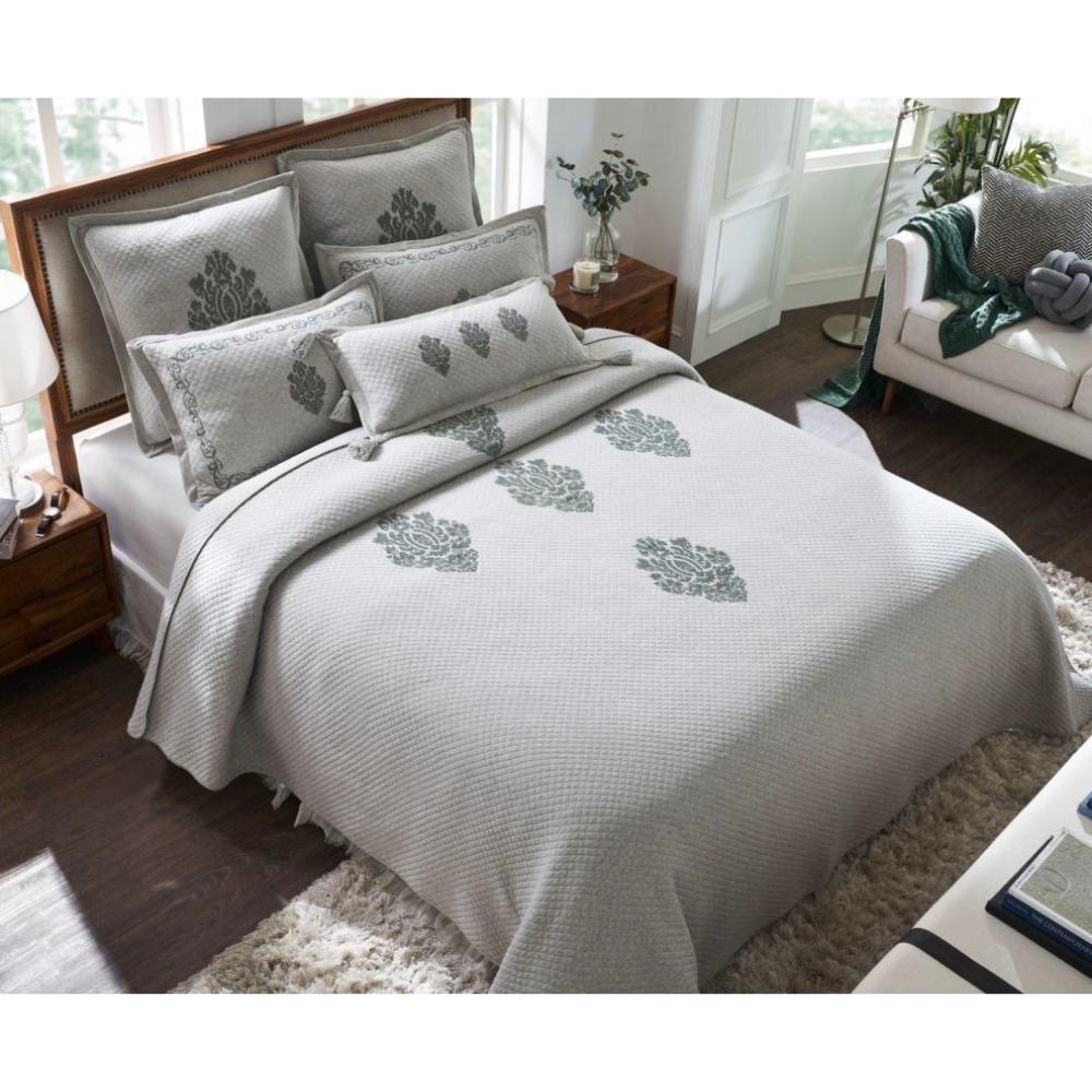 Matilda King Size Bed Cover & 2 Pillow Covers With 2 Cushion Covers 1 Oblong Cushion with filler in Box Packaging (Set Of 7)